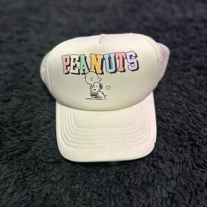 Cream Peanuts Hat